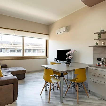 Guesthost - Live Vibe By Stesicoro Metro Κατάνια